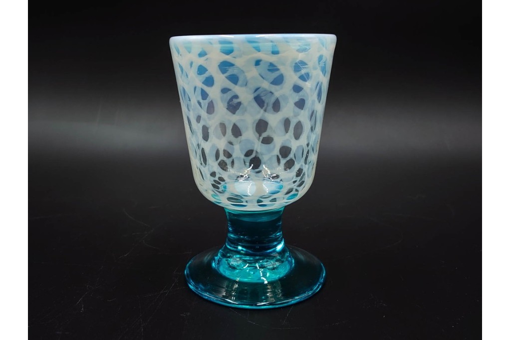 アンティーク　大正～昭和初期の当時物　棗型　乳白水玉が愛らしい青脚の氷コップ　(R-085523)