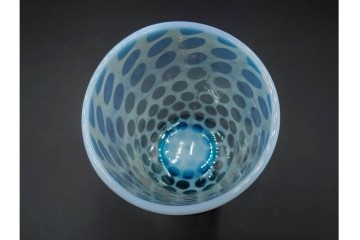 アンティーク　大正～昭和初期の当時物　棗型　乳白水玉が愛らしい青脚の氷コップ　(R-085523)