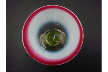 大正〜昭和初期　ウランガラス　ラッパ型　乳白ぼかし・赤縁　三色の表情が美しい氷コップ2客セット　(R-085527)