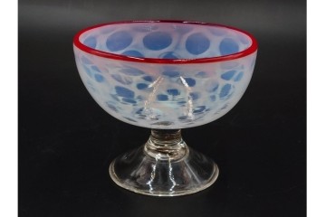 アンティーク　大正～昭和初期の当時物　碗型　乳白水玉に赤縁が映える氷コップ3客セット　(R-085528)