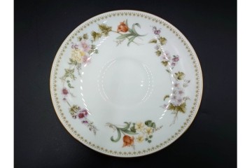 イギリス　WEDGWOOD(ウェッジウッド)　ミラベル　可憐な花模様が優雅に広がるトリオ3客セット　(R-085529)