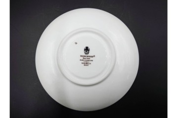 イギリス　WEDGWOOD(ウェッジウッド)　ミラベル　可憐な花模様が優雅に広がるトリオ3客セット　(R-085529)