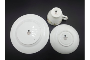 イギリス　WEDGWOOD(ウェッジウッド)　ミラベル　可憐な花模様が優雅に広がるトリオ3客セット　(R-085529)