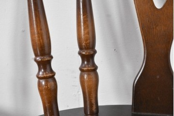 中古　飛騨産業　キツツキ　穂高シリーズ　クラシカルな魅力あふれるウィンザーチェア4脚セット　現行定価約26万円　(R-085530)