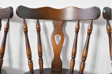 中古　飛騨産業　キツツキ　穂高シリーズ　クラシカルな魅力あふれるウィンザーチェア4脚セット　現行定価約26万円　(R-085530)