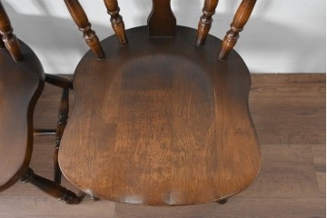 中古　飛騨産業　キツツキ　穂高シリーズ　クラシカルな魅力あふれるウィンザーチェア4脚セット　現行定価約26万円　(R-085530)