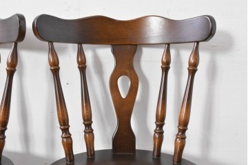 中古　飛騨産業　キツツキ　穂高シリーズ　クラシカルな魅力あふれるウィンザーチェア4脚セット　現行定価約26万円　(R-085530)