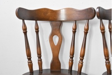 中古　飛騨産業　キツツキ　穂高シリーズ　クラシカルな魅力あふれるウィンザーチェア4脚セット　現行定価約26万円　(R-085530)