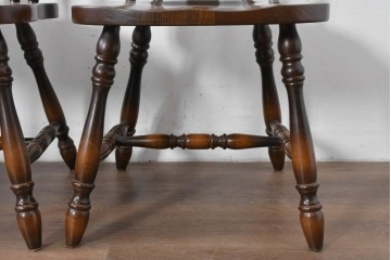 中古　飛騨産業　キツツキ　穂高シリーズ　クラシカルな魅力あふれるウィンザーチェア4脚セット　現行定価約26万円　(R-085530)