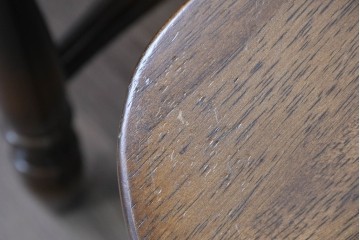 中古　飛騨産業　キツツキ　穂高シリーズ　クラシカルな魅力あふれるウィンザーチェア4脚セット　現行定価約26万円　(R-085530)