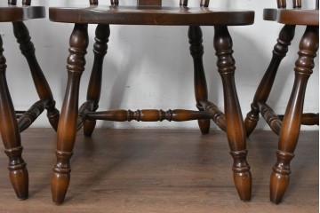 中古　飛騨産業　キツツキ　穂高シリーズ　クラシカルな魅力あふれるウィンザーチェア4脚セット　現行定価約26万円　(R-085530)