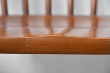 中古　柏木工(KASHIWA)　緩やかな曲線が美しいダイニングチェア4脚セット　(R-085531)