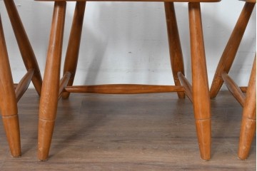 中古　柏木工(KASHIWA)　緩やかな曲線が美しいダイニングチェア4脚セット　(R-085531)