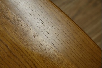 中古　柏木工(KASHIWA)　アーチ状の背と細身のスポークが映えるウィンザースタイルのダイニングチェア2脚セット　(R-085532)