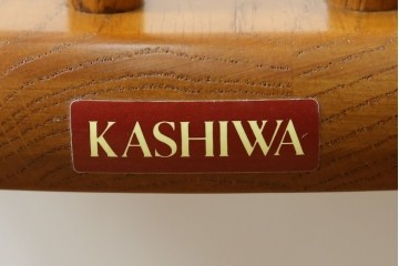 中古　柏木工(KASHIWA)　アーチ状の背と細身のスポークが映えるウィンザースタイルのダイニングチェア2脚セット　(R-085532)