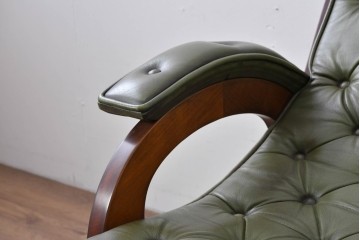 中古　スペイン製　バロッサバレンティ(VARO,S.A. VALENTI)　本革　ボタン留めが上品なアームチェアとオットマン　セット定価約47万円相当　(R-085533)