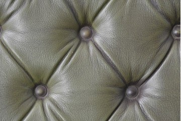 中古　スペイン製　バロッサバレンティ(VARO,S.A. VALENTI)　本革　ボタン留めが上品なアームチェアとオットマン　セット定価約47万円相当　(R-085533)