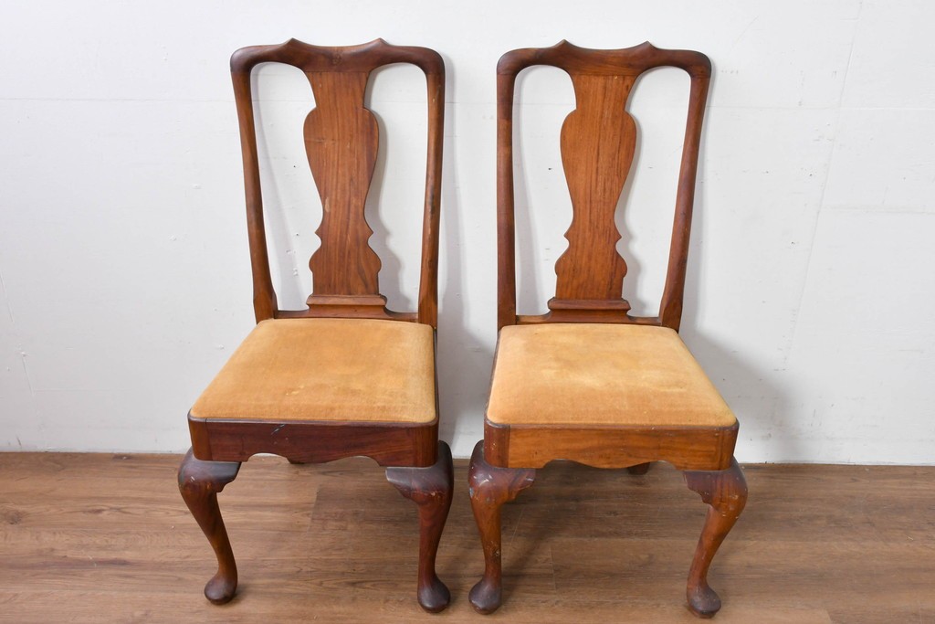 ヴィンテージ　チーク無垢材　花瓶型の優雅な曲線を描くクイーンアンチェア2脚セット　(R-085534)