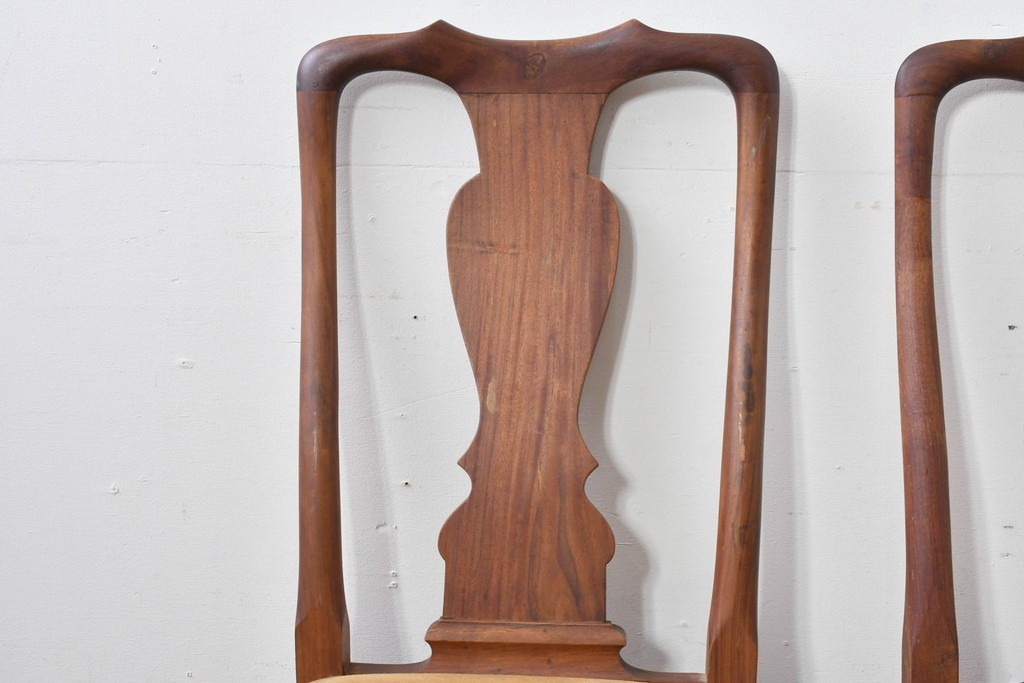 ヴィンテージ　チーク無垢材　花瓶型の優雅な曲線を描くクイーンアンチェア2脚セット　(R-085534)