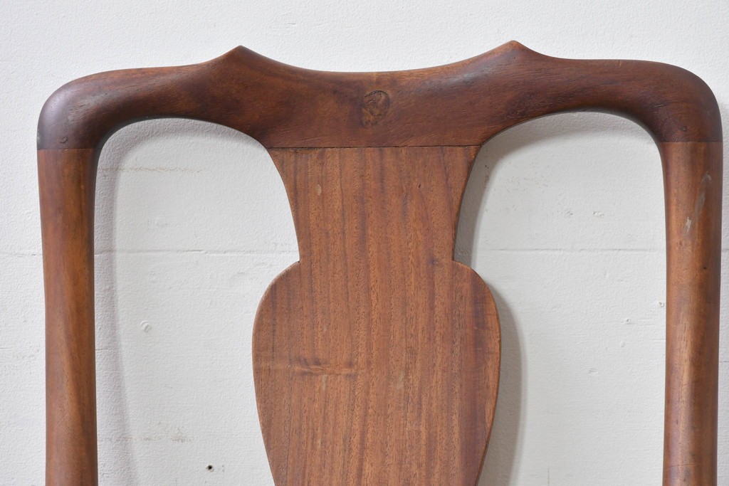 ヴィンテージ　チーク無垢材　花瓶型の優雅な曲線を描くクイーンアンチェア2脚セット　(R-085534)