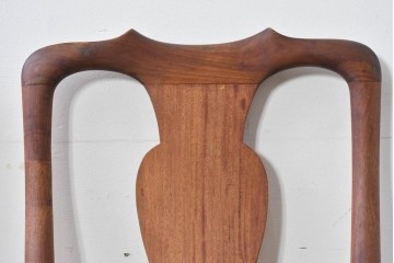 ヴィンテージ　チーク無垢材　花瓶型の優雅な曲線を描くクイーンアンチェア2脚セット　(R-085534)