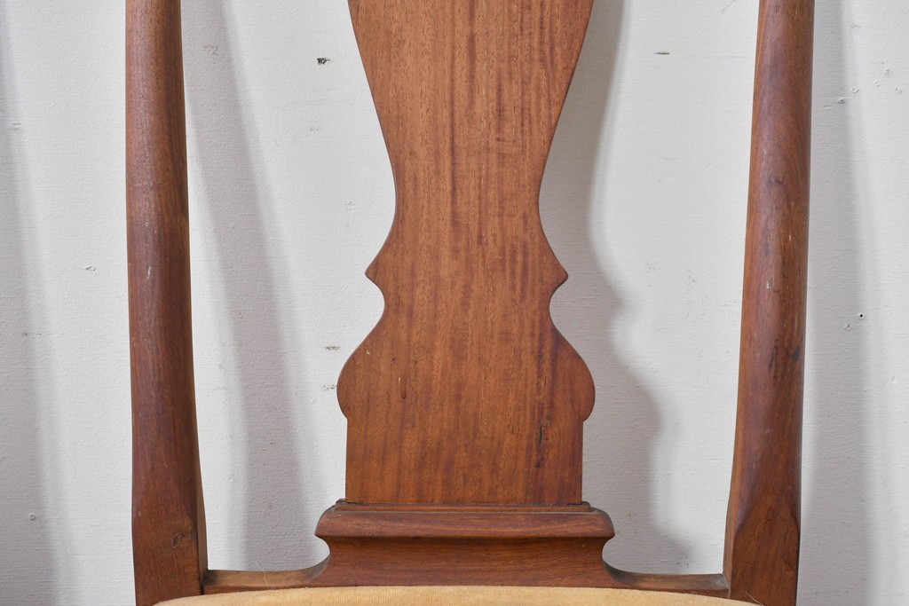 ヴィンテージ　チーク無垢材　花瓶型の優雅な曲線を描くクイーンアンチェア2脚セット　(R-085534)