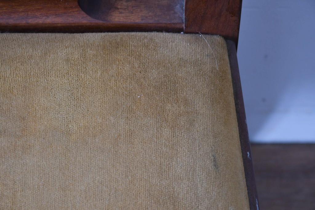 ヴィンテージ　チーク無垢材　花瓶型の優雅な曲線を描くクイーンアンチェア2脚セット　(R-085534)