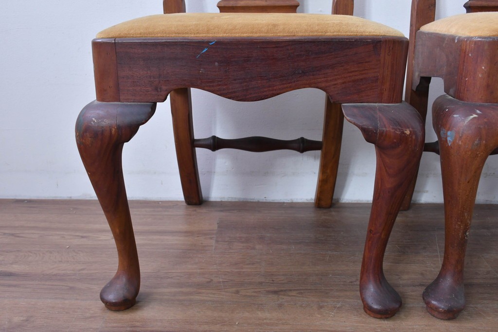 ヴィンテージ　チーク無垢材　花瓶型の優雅な曲線を描くクイーンアンチェア2脚セット　(R-085534)