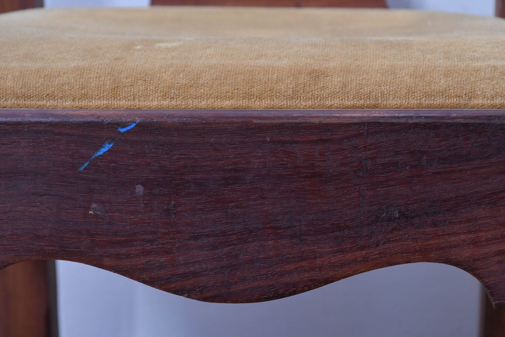 ヴィンテージ　チーク無垢材　花瓶型の優雅な曲線を描くクイーンアンチェア2脚セット　(R-085534)