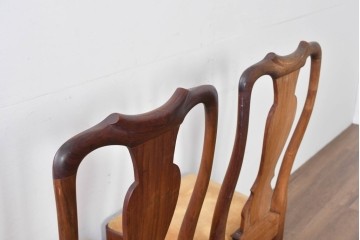 ヴィンテージ　チーク無垢材　花瓶型の優雅な曲線を描くクイーンアンチェア2脚セット　(R-085534)