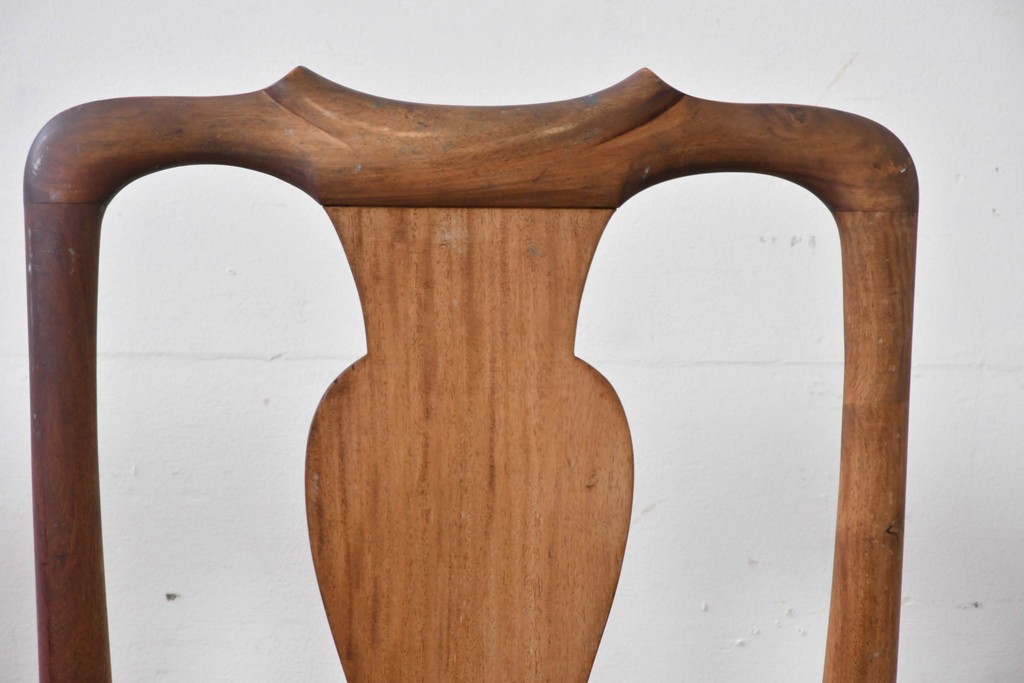 ヴィンテージ　チーク無垢材　花瓶型の優雅な曲線を描くクイーンアンチェア2脚セット　(R-085534)