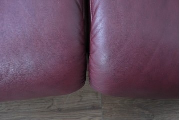 中古　美品　ノルウェー　EKORNES(エコーネス)　Stressless(ストレスレス)　包み込む座り心地の2人掛けソファ　定価約62万円相当　(R-085535)