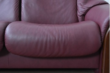 中古　美品　ノルウェー　EKORNES(エコーネス)　Stressless(ストレスレス)　包み込む座り心地の2人掛けソファ　定価約62万円相当　(R-085535)