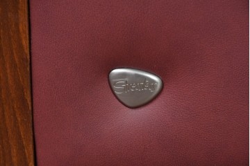 中古　美品　ノルウェー　EKORNES(エコーネス)　Stressless(ストレスレス)　包み込む座り心地の2人掛けソファ　定価約62万円相当　(R-085535)