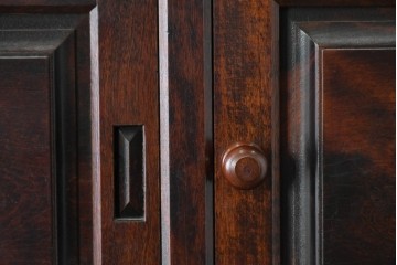 中古　美品　松本民芸家具　A型和タンス　端正な意匠と美しい杢目が魅力の重ね箪笥　定価約82万円相当　(R-085539)