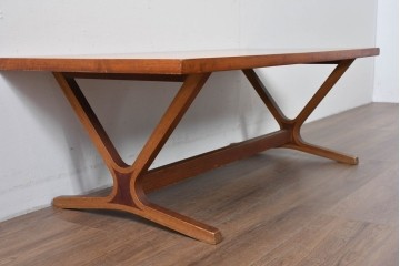 和製ヴィンテージ　希少モデル　天童木工　ペリカンシリーズ　チーク材　特徴的なV字脚が目を引くセンターテーブル　(R-085543)