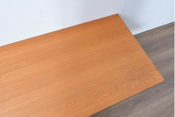 和製ヴィンテージ　希少モデル　天童木工　ペリカンシリーズ　チーク材　特徴的なV字脚が目を引くセンターテーブル　(R-085543)