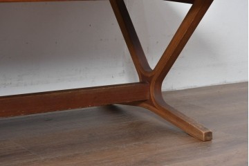 和製ヴィンテージ　希少モデル　天童木工　ペリカンシリーズ　チーク材　特徴的なV字脚が目を引くセンターテーブル　(R-085543)