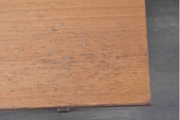 和製ヴィンテージ　希少モデル　天童木工　ペリカンシリーズ　チーク材　特徴的なV字脚が目を引くセンターテーブル　(R-085543)