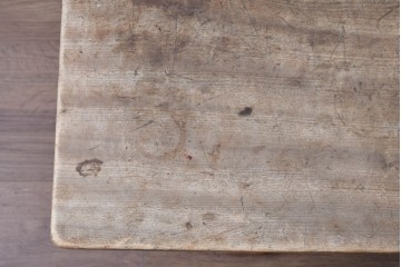 和製ヴィンテージ　大振りサイズ　楓(カエデ)材　存在感のある無垢の質感が魅力のローテーブル　(R-085544)