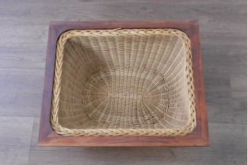 デンマークヴィンテージ　ローズウッド材　籐(ラタン)　技術の粋を集めたソーイングテーブル　(R-085546)