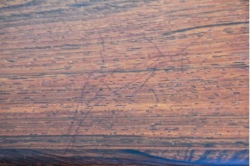 デンマークヴィンテージ　ローズウッド材　籐(ラタン)　技術の粋を集めたソーイングテーブル　(R-085546)