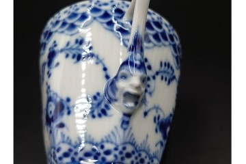 デンマーク製　ROYAL COPENHAGEN(ロイヤルコペンハーゲン)　ブルーフルーテッド フルレース　コーヒーカップ&ソーサー2客セット　定価(2客合計)約13万6千円　(R-085547)