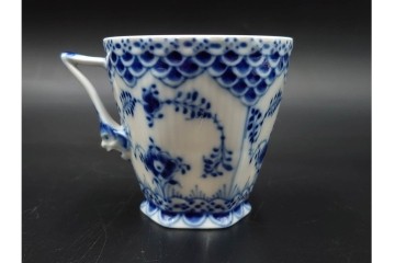 デンマーク製　ROYAL COPENHAGEN(ロイヤルコペンハーゲン)　ブルーフルーテッド フルレース　コーヒーカップ&ソーサー2客セット　定価(2客合計)約13万6千円　(R-085547)