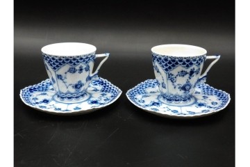 デンマーク製　ROYAL COPENHAGEN(ロイヤルコペンハーゲン)　ブルーフルーテッド フルレース　コーヒーカップ&ソーサー2客セット　定価(2客合計)約13万6千円　(R-085547)