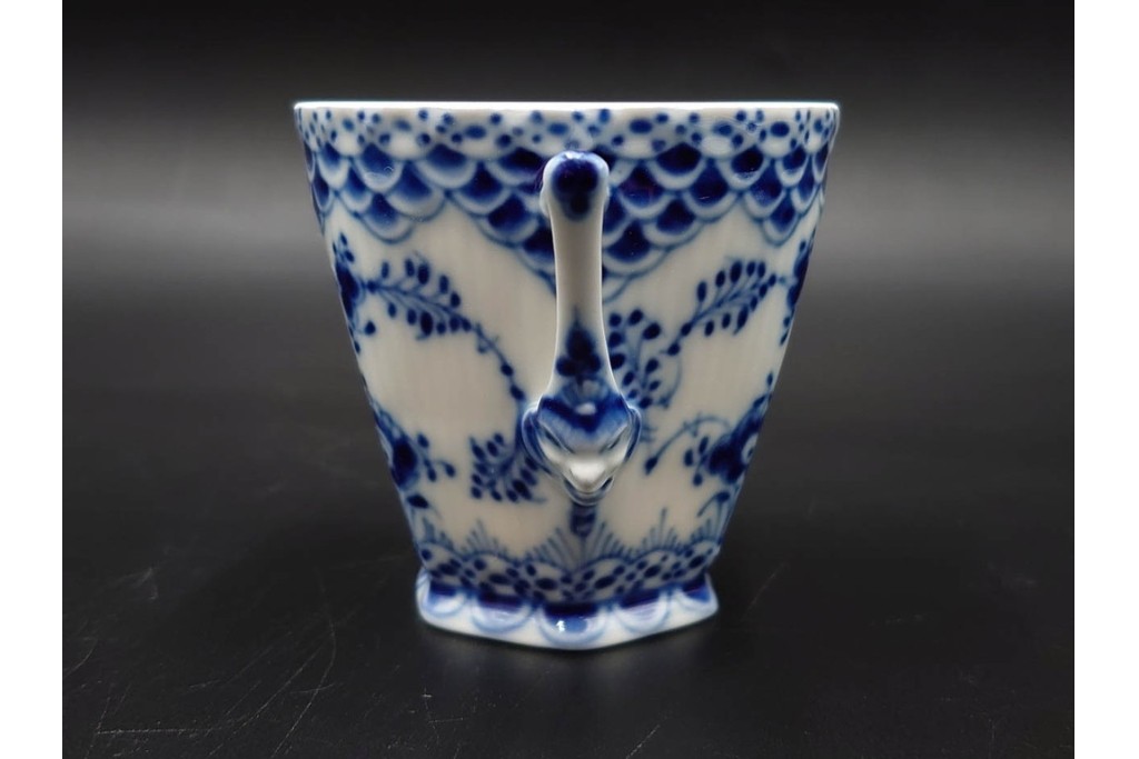 デンマーク製　ROYAL COPENHAGEN(ロイヤルコペンハーゲン)　ブルーフルーテッド フルレース　コーヒーカップ&ソーサー2客セット　定価(2客合計)約13万6千円　(R-085547)