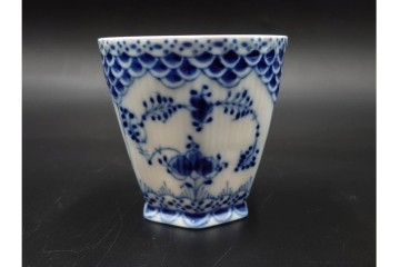 デンマーク製　ROYAL COPENHAGEN(ロイヤルコペンハーゲン)　ブルーフルーテッド フルレース　コーヒーカップ&ソーサー2客セット　定価(2客合計)約13万6千円　(R-085547)