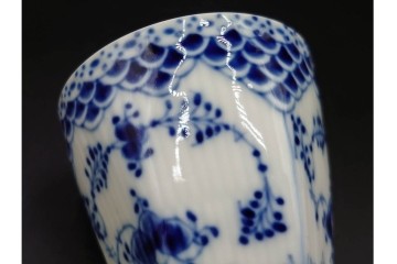 デンマーク製　ROYAL COPENHAGEN(ロイヤルコペンハーゲン)　ブルーフルーテッド フルレース　コーヒーカップ&ソーサー2客セット　定価(2客合計)約13万6千円　(R-085547)