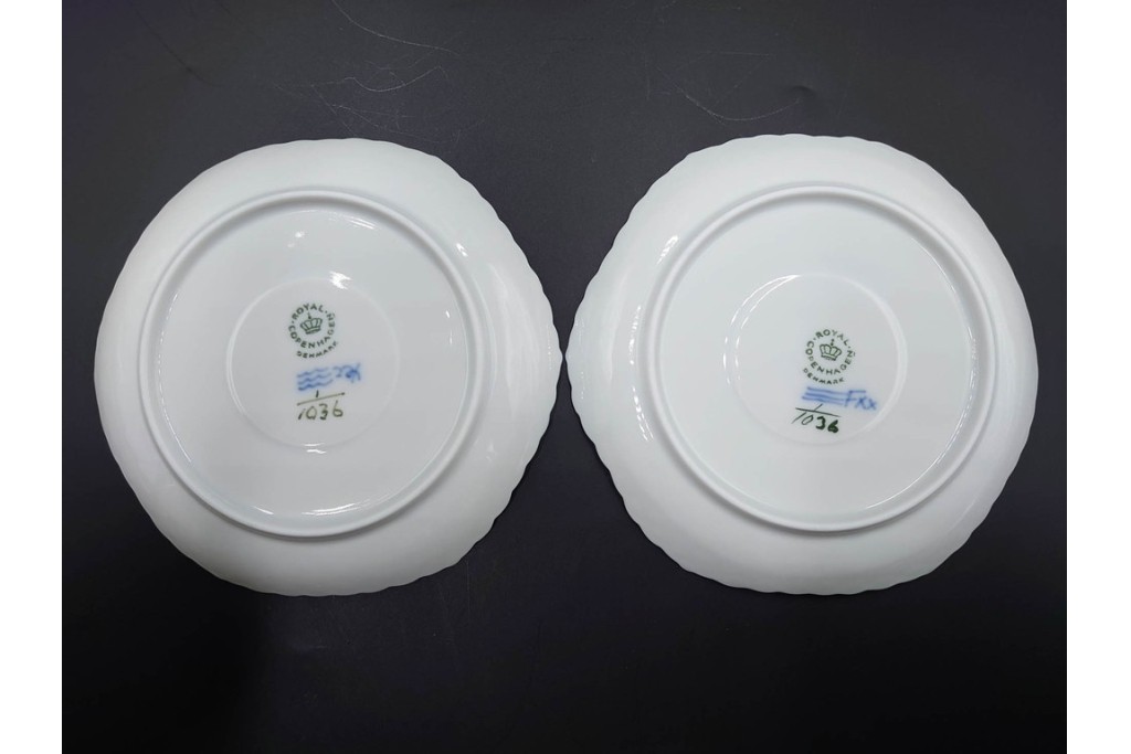 デンマーク製　ROYAL COPENHAGEN(ロイヤルコペンハーゲン)　ブルーフルーテッド フルレース　コーヒーカップ&ソーサー3客セット　定価(3客合計)約20万4千円　(R-085549)