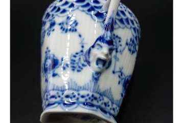 デンマーク製　ROYAL COPENHAGEN(ロイヤルコペンハーゲン)　ブルーフルーテッド フルレース　コーヒーカップ&ソーサー3客セット　定価(3客合計)約20万4千円　(R-085549)